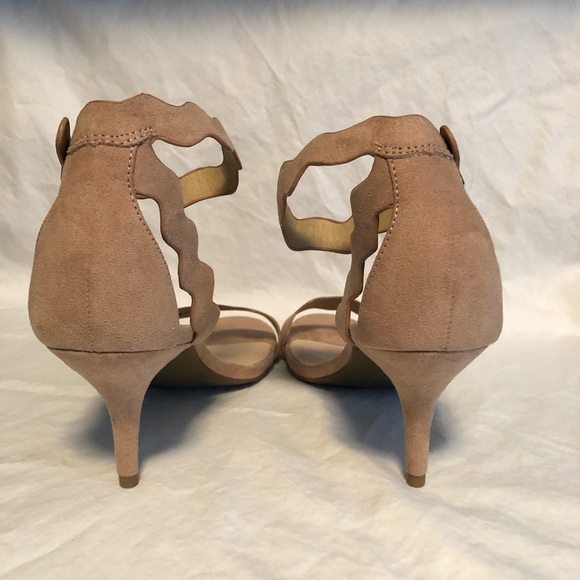 Scallop Sandal Heels - Picture 5 of 5